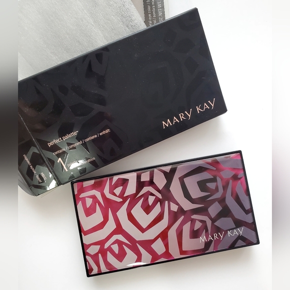Mary Kay pink & black Perfect Palette makeup compact refillable - Picture 5 of 8